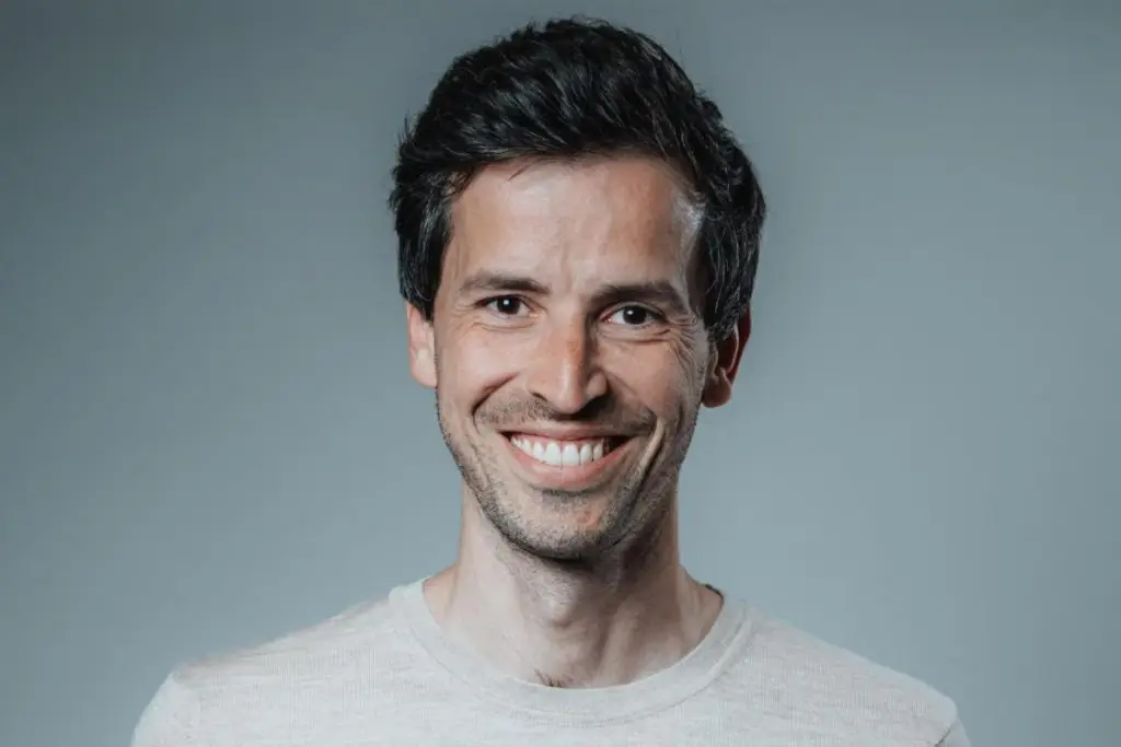 Dr. Jonas Hennig